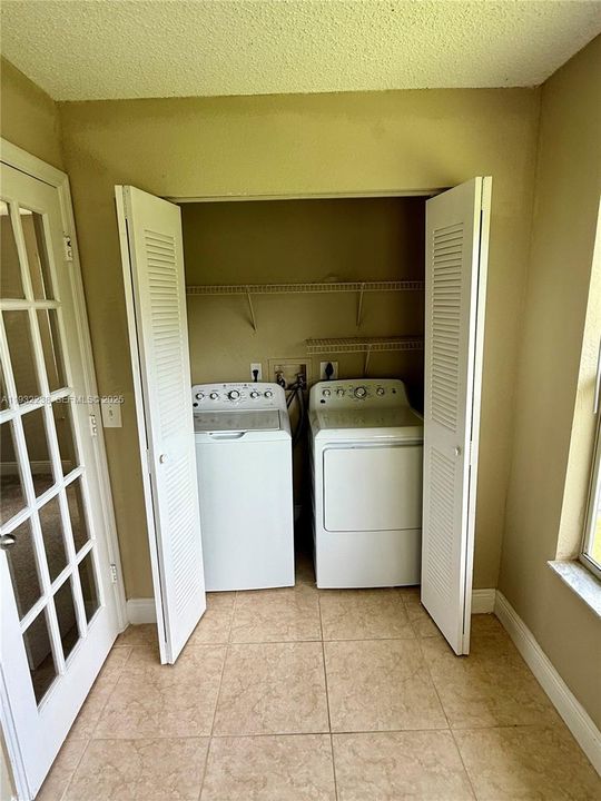 En Venta: $259,000 (2 camas, 1 baños, 965 Pies cuadrados)