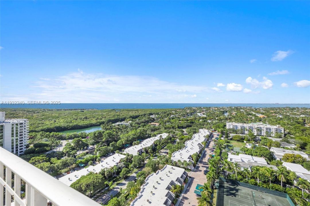 Prestigious Key Biscayne