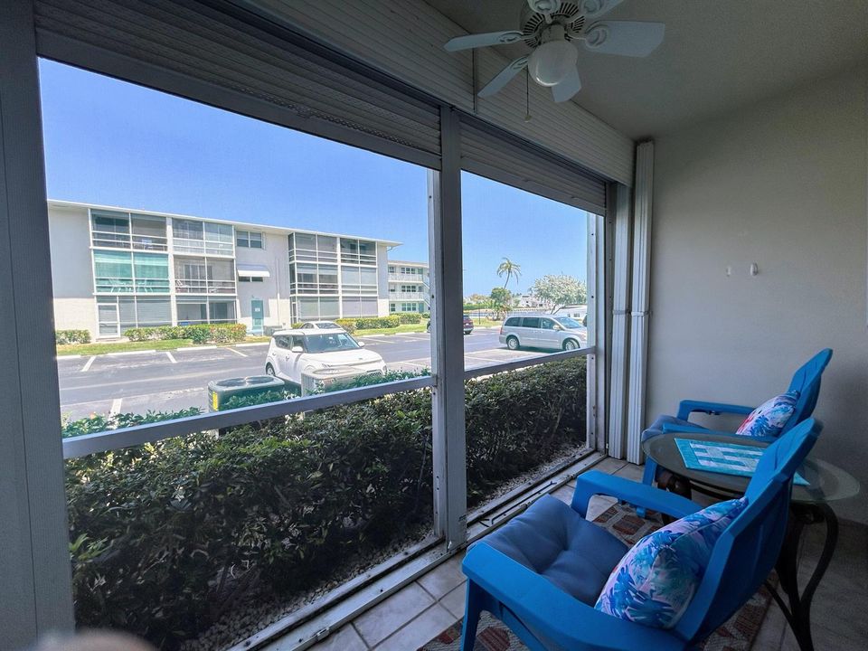 Lanai w/ waterviews and parking