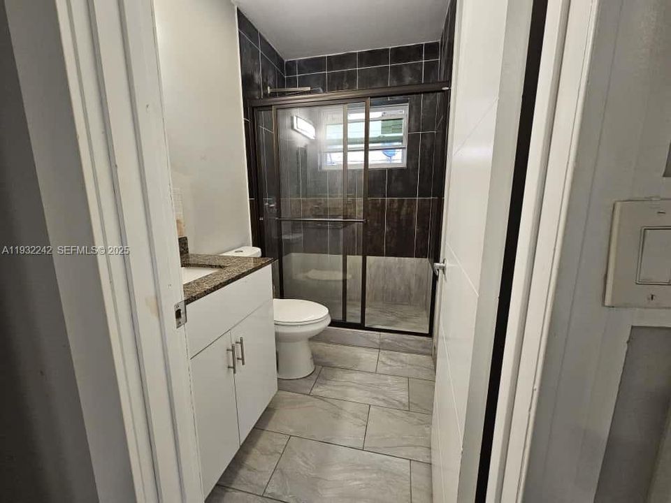 For Rent: $1,850 (1 beds, 1 baths, 3498 Square Feet)