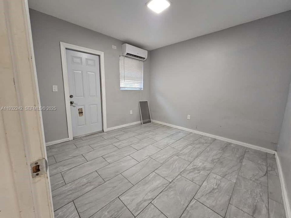 For Rent: $1,850 (1 beds, 1 baths, 3498 Square Feet)