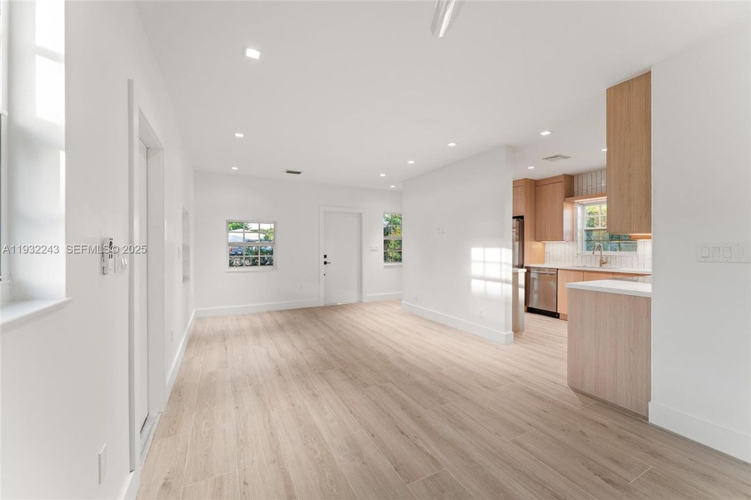 На продажу: $675,000 (3 спален, 2 ванн, 1144 Квадратных фут)