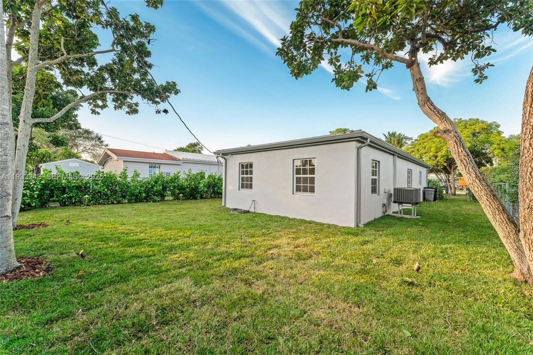 На продажу: $675,000 (3 спален, 2 ванн, 1144 Квадратных фут)