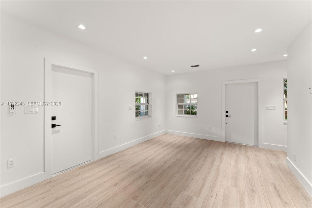 На продажу: $675,000 (3 спален, 2 ванн, 1144 Квадратных фут)