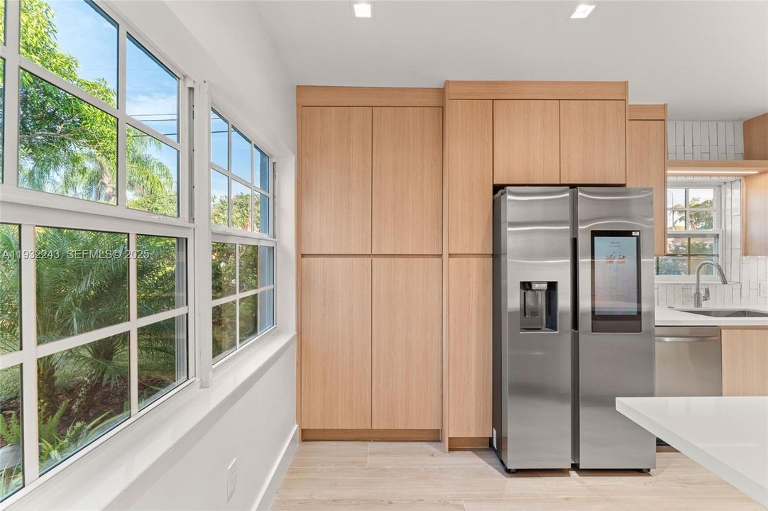 На продажу: $675,000 (3 спален, 2 ванн, 1144 Квадратных фут)