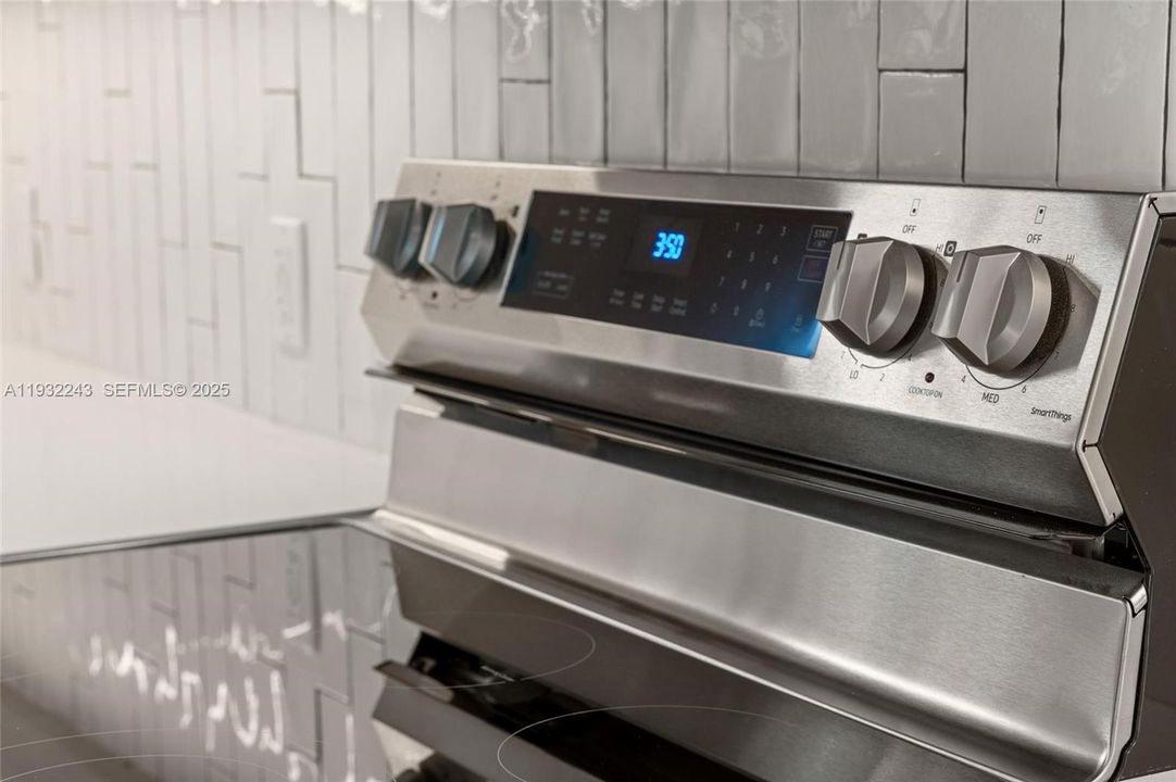 На продажу: $675,000 (3 спален, 2 ванн, 1144 Квадратных фут)