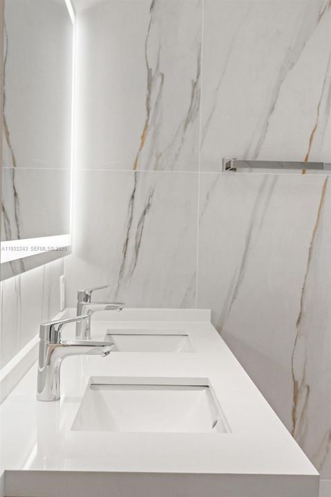 На продажу: $675,000 (3 спален, 2 ванн, 1144 Квадратных фут)