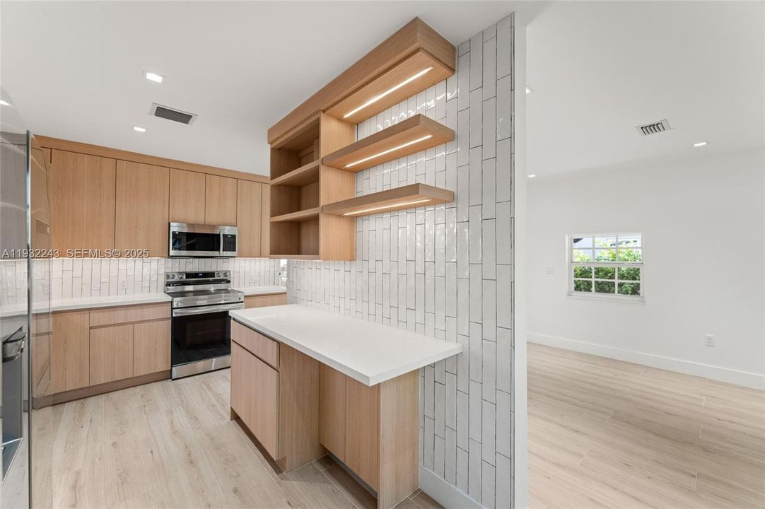 На продажу: $675,000 (3 спален, 2 ванн, 1144 Квадратных фут)