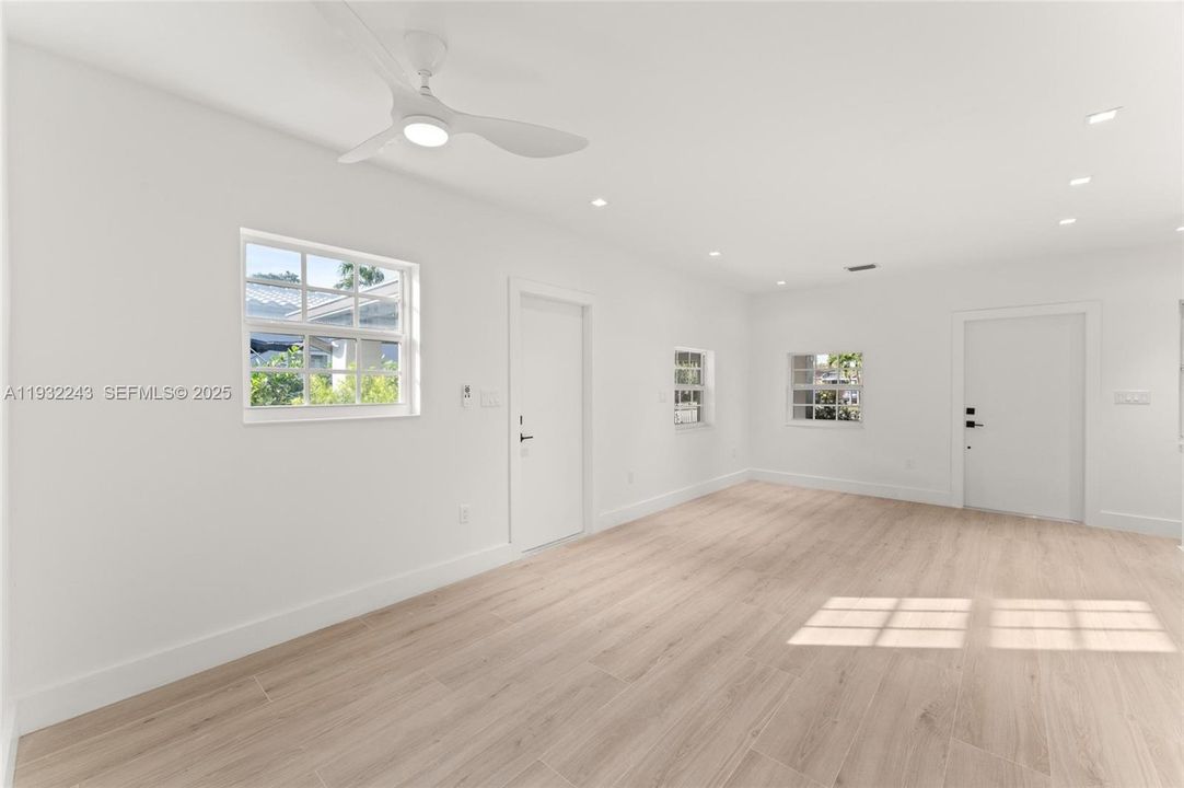 На продажу: $675,000 (3 спален, 2 ванн, 1144 Квадратных фут)