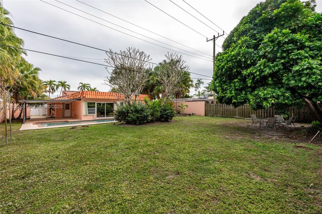 For Sale: $840,000 (3 beds, 2 baths, 1520 Square Feet)