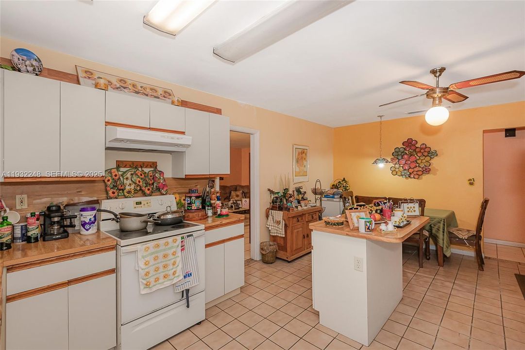 For Sale: $840,000 (3 beds, 2 baths, 1520 Square Feet)