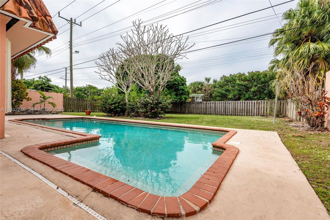 For Sale: $840,000 (3 beds, 2 baths, 1520 Square Feet)