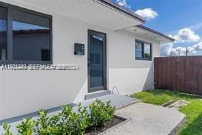 For Rent: $2,900 (2 beds, 1 baths, 1836 Square Feet)