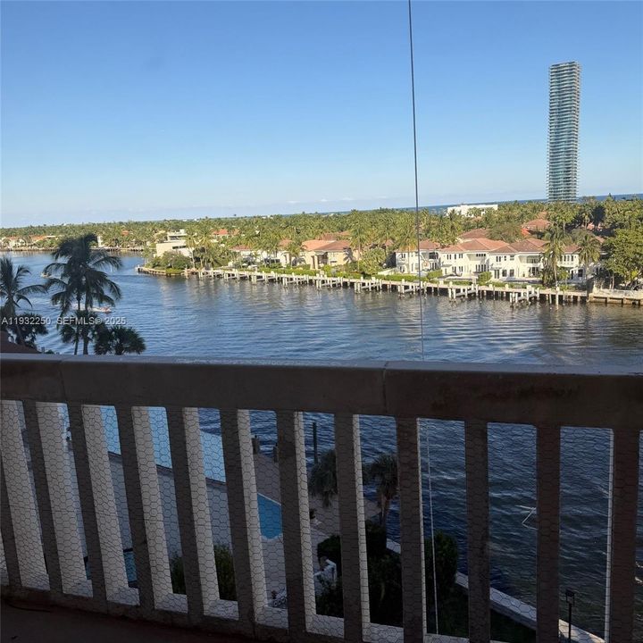 For Sale: $549,000 (2 beds, 2 baths, 1910 Square Feet)