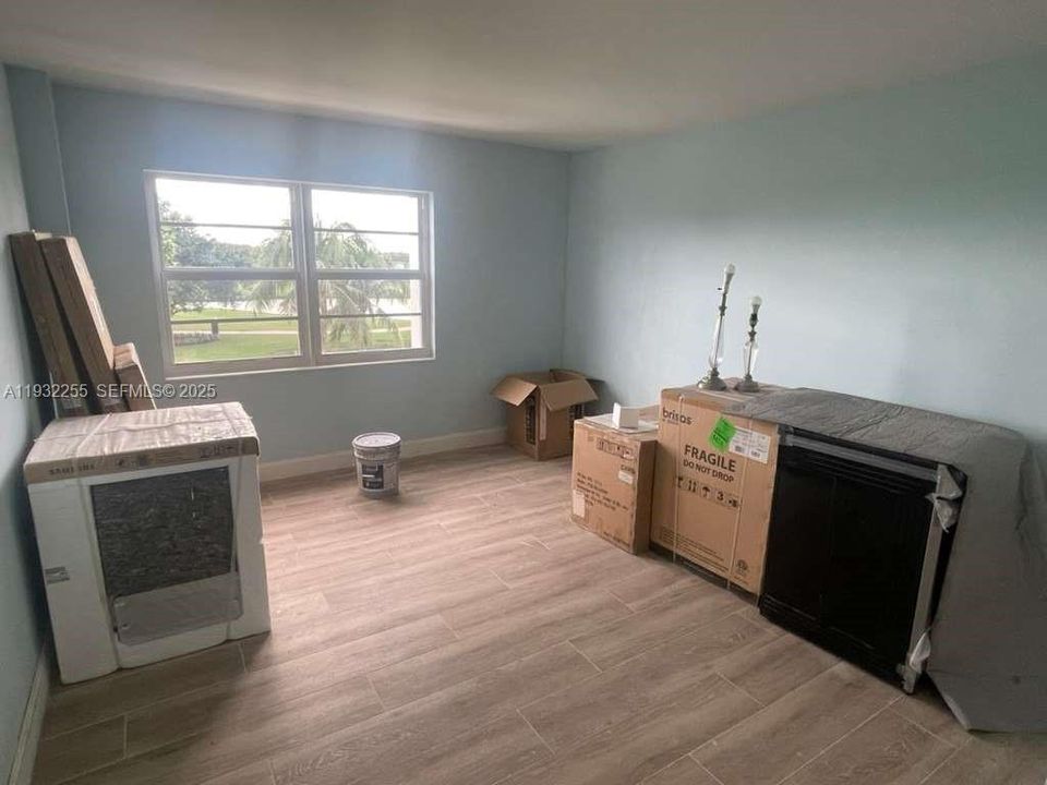 待售: $200,000 (2 贝兹, 2 浴室, 1292 平方英尺)