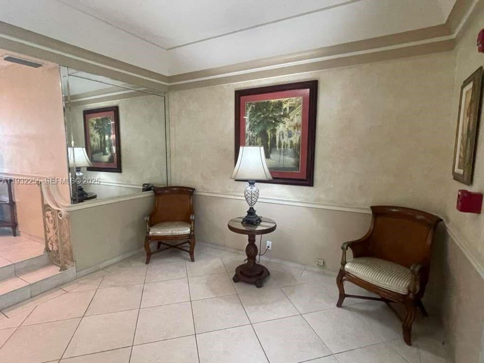 待售: $200,000 (2 贝兹, 2 浴室, 1292 平方英尺)