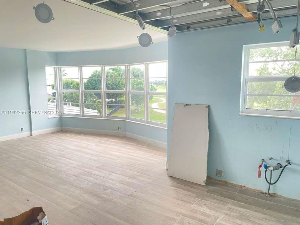 待售: $200,000 (2 贝兹, 2 浴室, 1292 平方英尺)