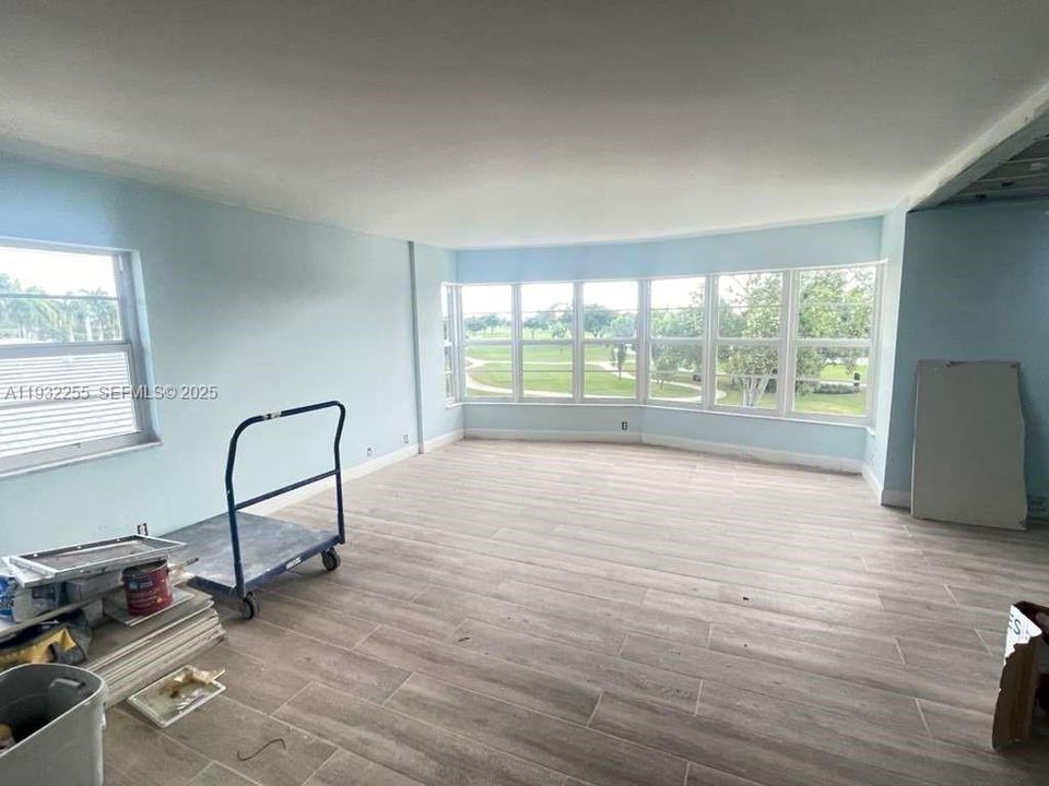 待售: $200,000 (2 贝兹, 2 浴室, 1292 平方英尺)