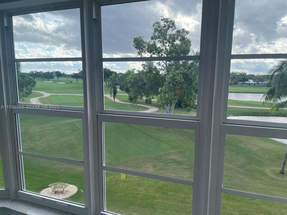 待售: $200,000 (2 贝兹, 2 浴室, 1292 平方英尺)