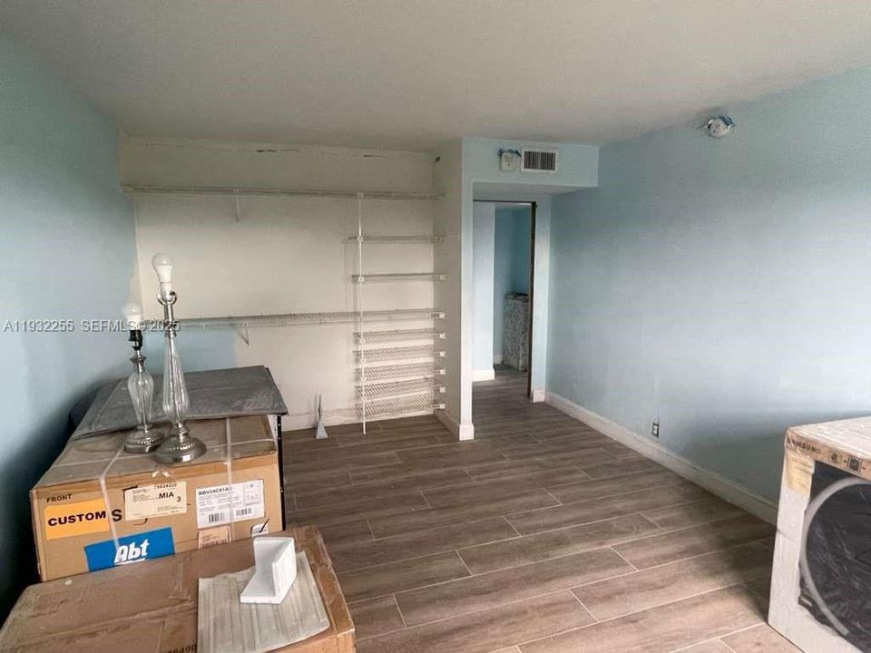 待售: $200,000 (2 贝兹, 2 浴室, 1292 平方英尺)