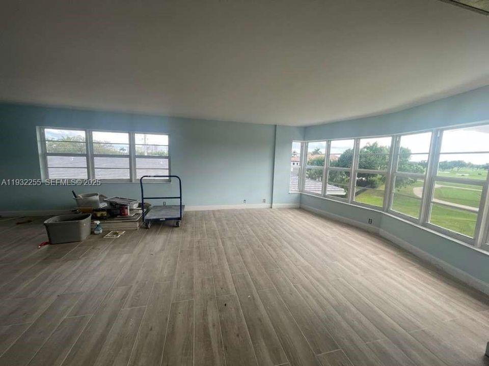 待售: $200,000 (2 贝兹, 2 浴室, 1292 平方英尺)