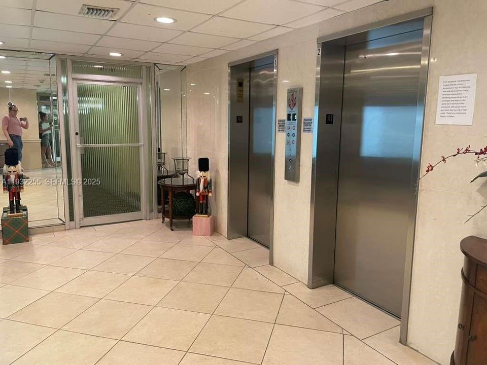 待售: $200,000 (2 贝兹, 2 浴室, 1292 平方英尺)