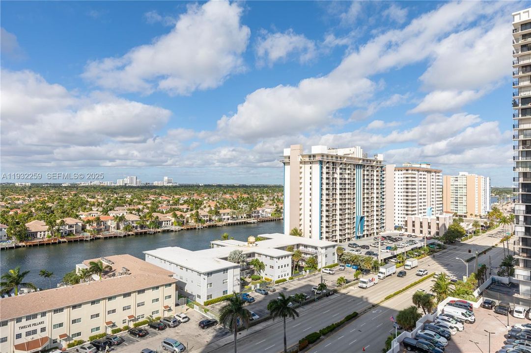 出租: $3,300 (2 贝兹, 2 浴室, 1070 平方英尺)