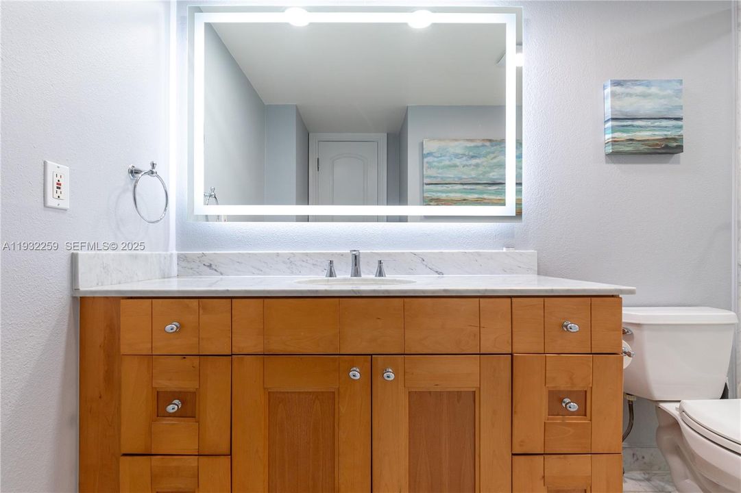 出租: $3,300 (2 贝兹, 2 浴室, 1070 平方英尺)