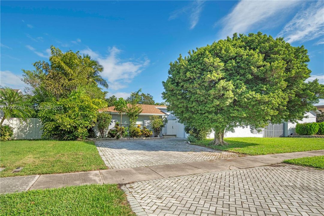 На продажу: $720,000 (3 спален, 2 ванн, 1494 Квадратных фут)