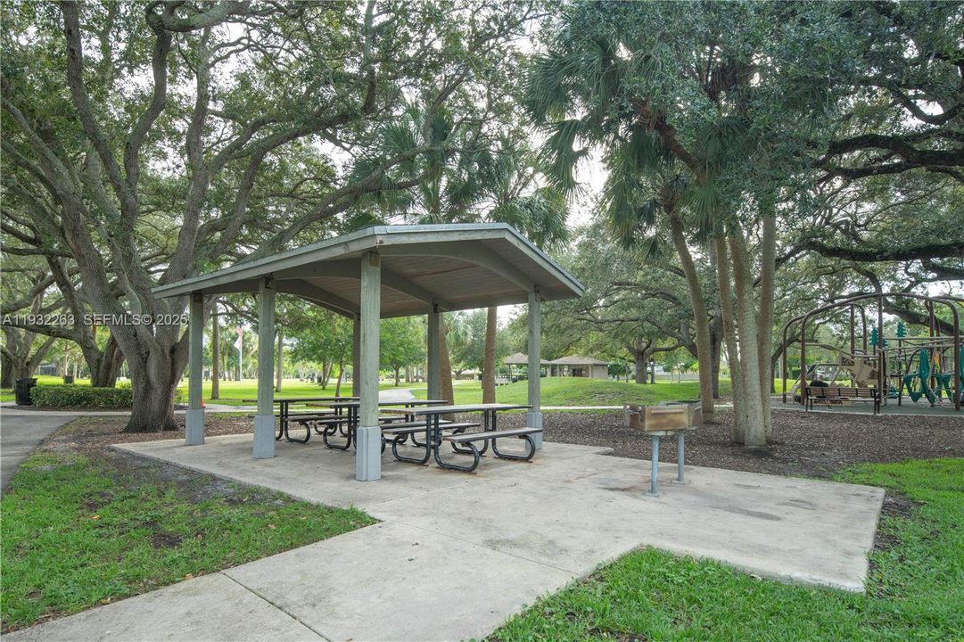 На продажу: $720,000 (3 спален, 2 ванн, 1494 Квадратных фут)