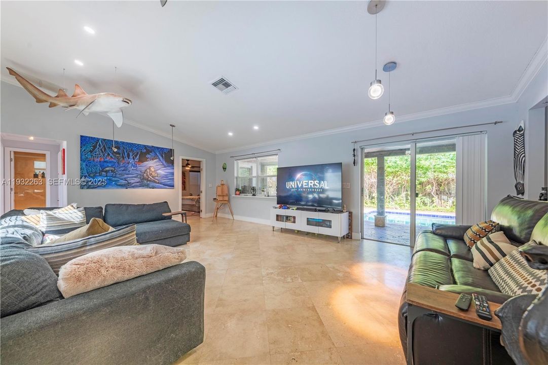 На продажу: $720,000 (3 спален, 2 ванн, 1494 Квадратных фут)