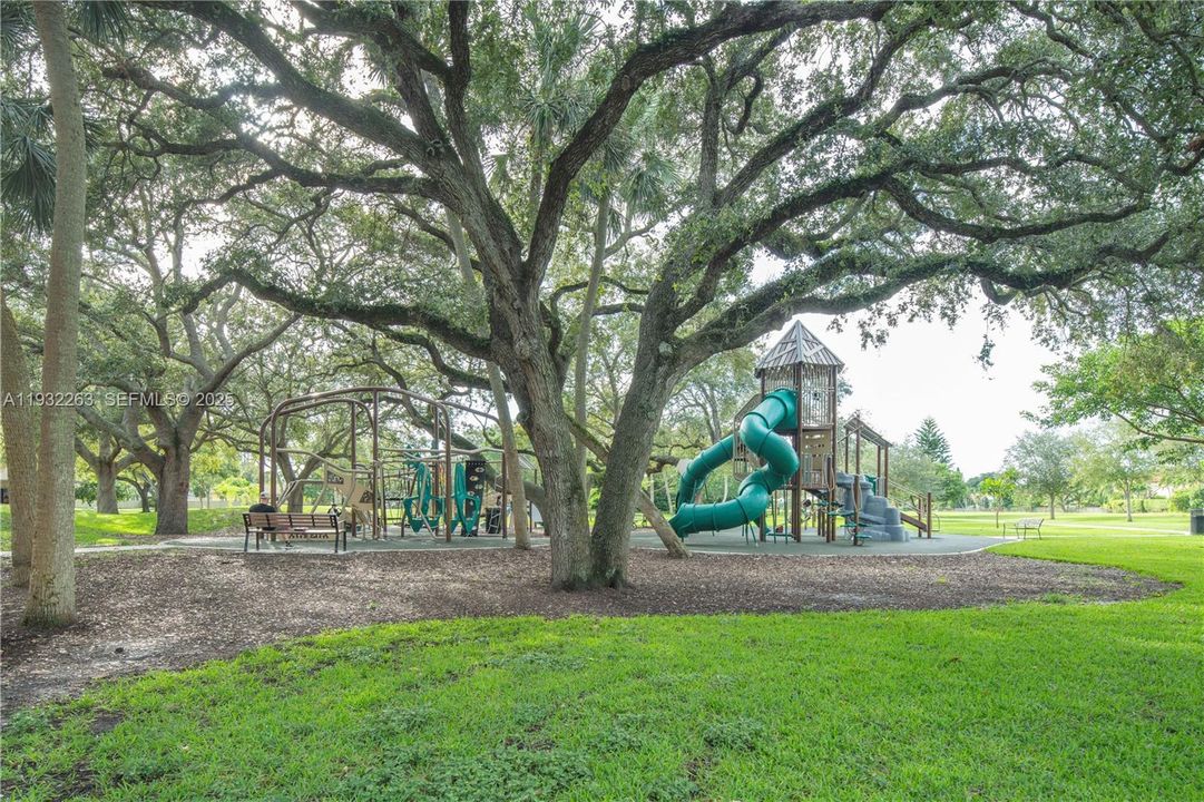 На продажу: $720,000 (3 спален, 2 ванн, 1494 Квадратных фут)