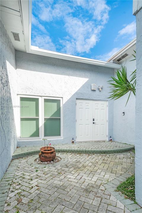 На продажу: $720,000 (3 спален, 2 ванн, 1494 Квадратных фут)