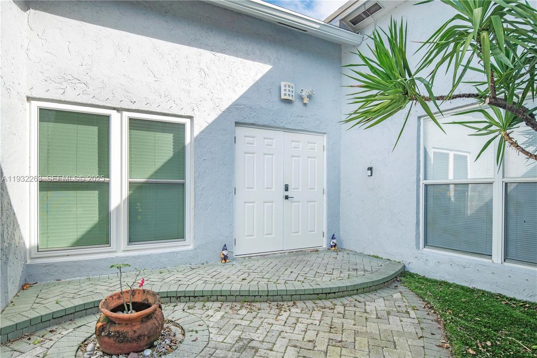 На продажу: $720,000 (3 спален, 2 ванн, 1494 Квадратных фут)