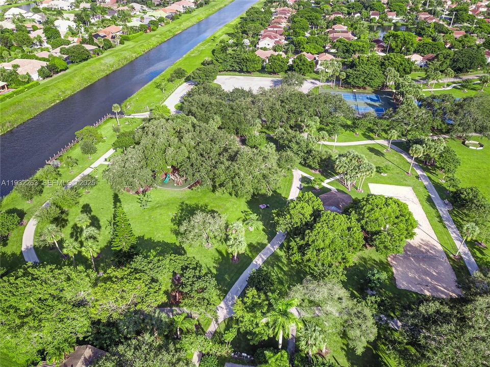 На продажу: $720,000 (3 спален, 2 ванн, 1494 Квадратных фут)