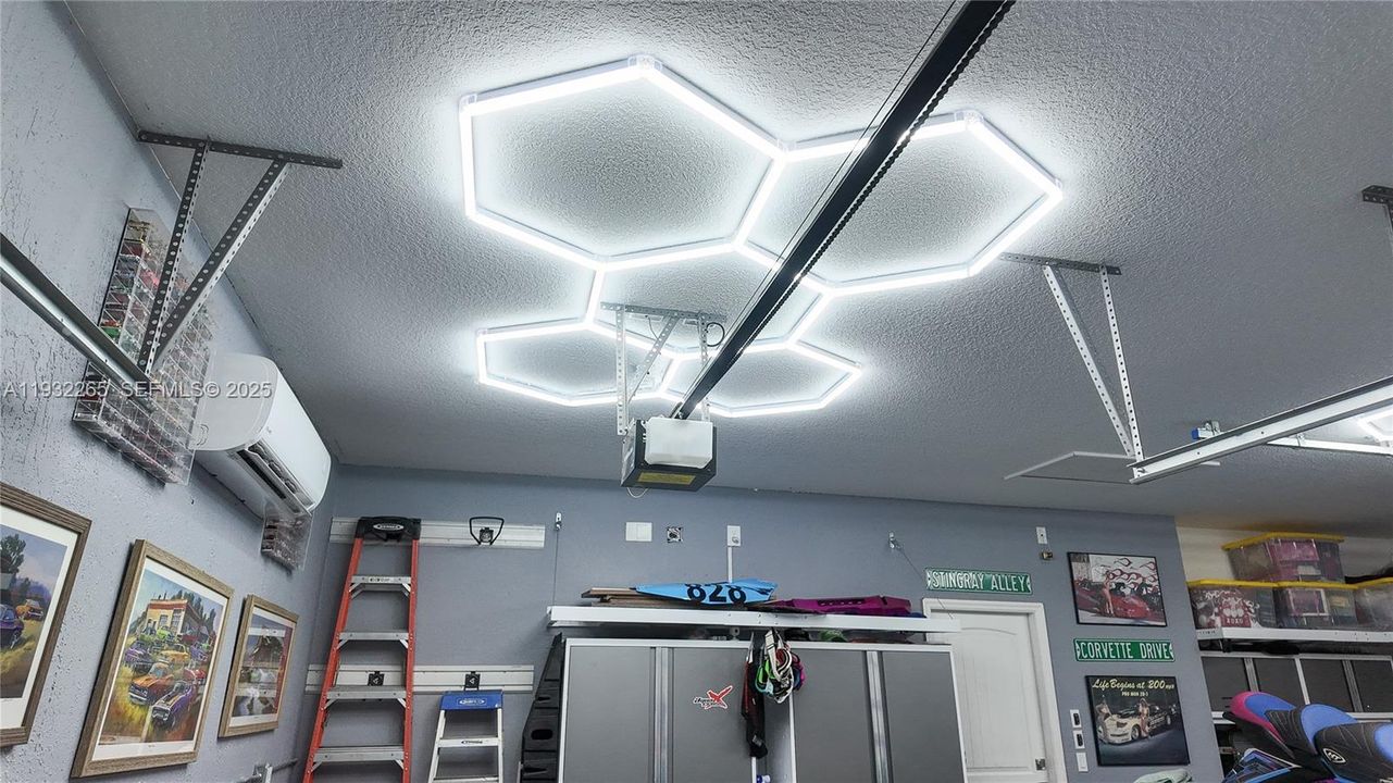 На продажу: $879,000 (4 спален, 3 ванн, 2437 Квадратных фут)