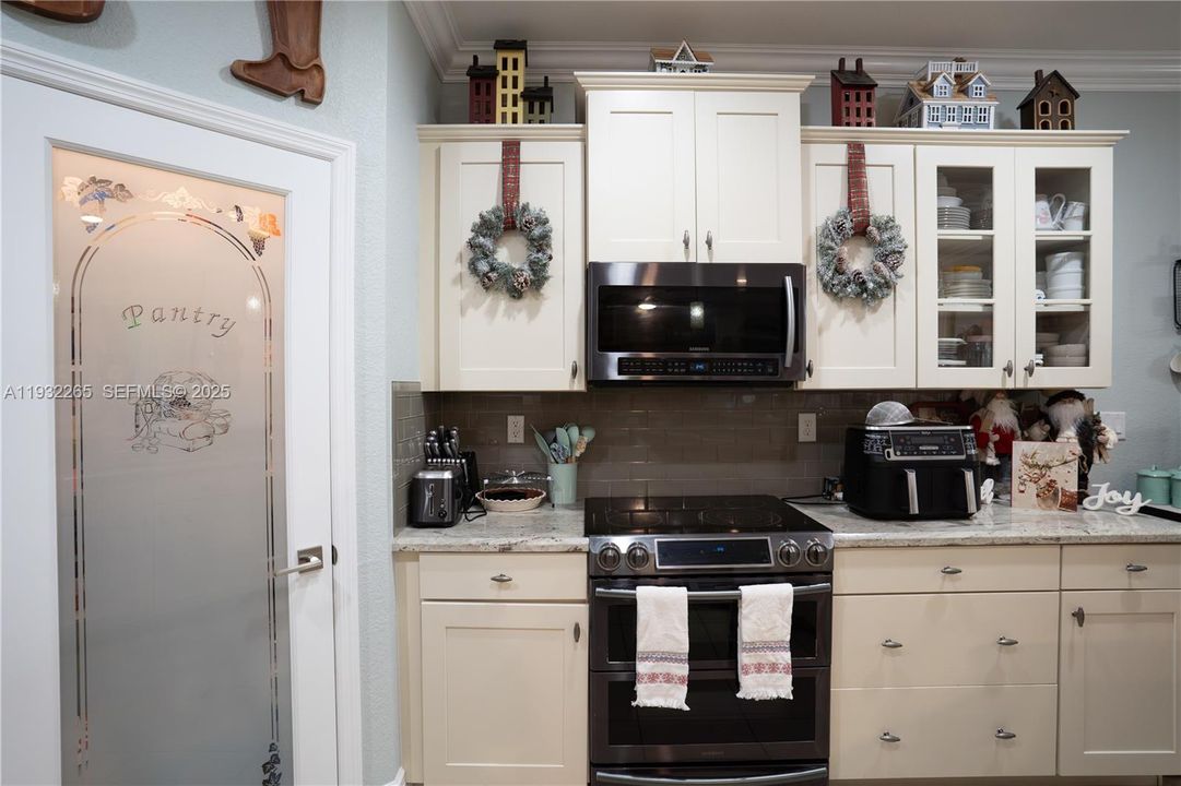 На продажу: $879,000 (4 спален, 3 ванн, 2437 Квадратных фут)