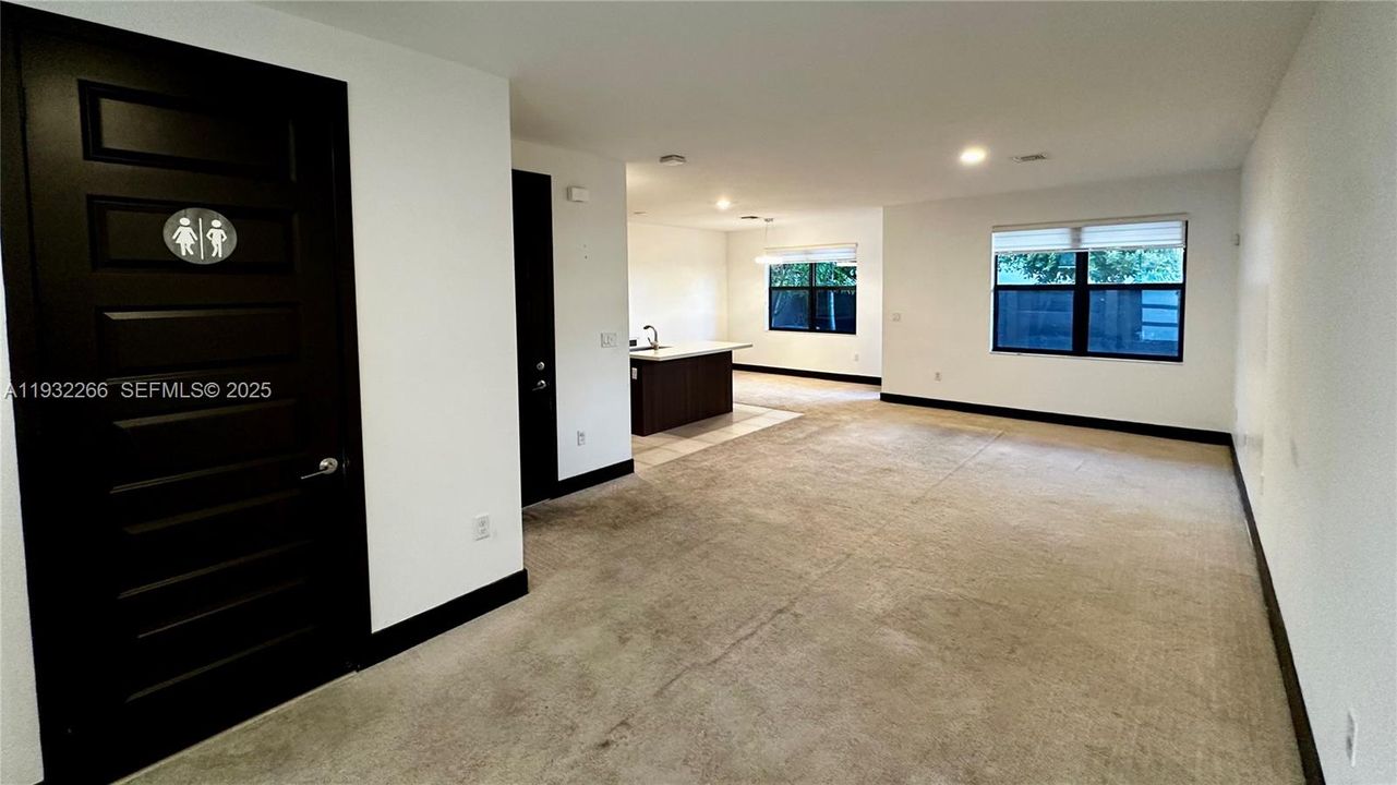 待售: $620,000 (3 贝兹, 2 浴室, 1588 平方英尺)