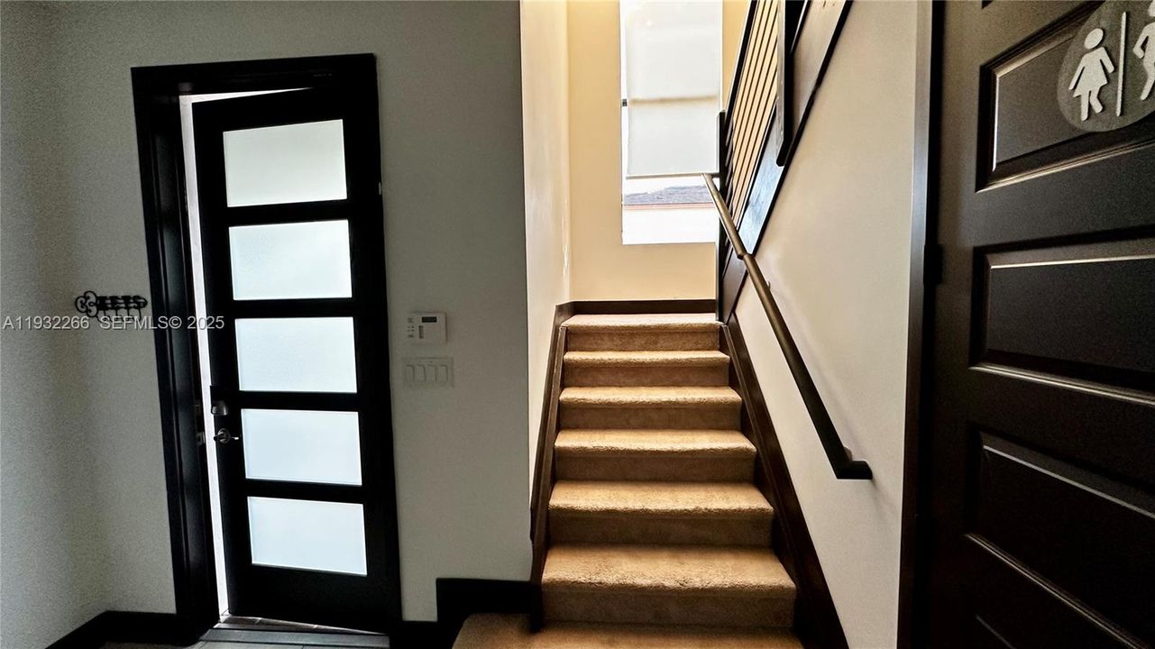 待售: $620,000 (3 贝兹, 2 浴室, 1588 平方英尺)