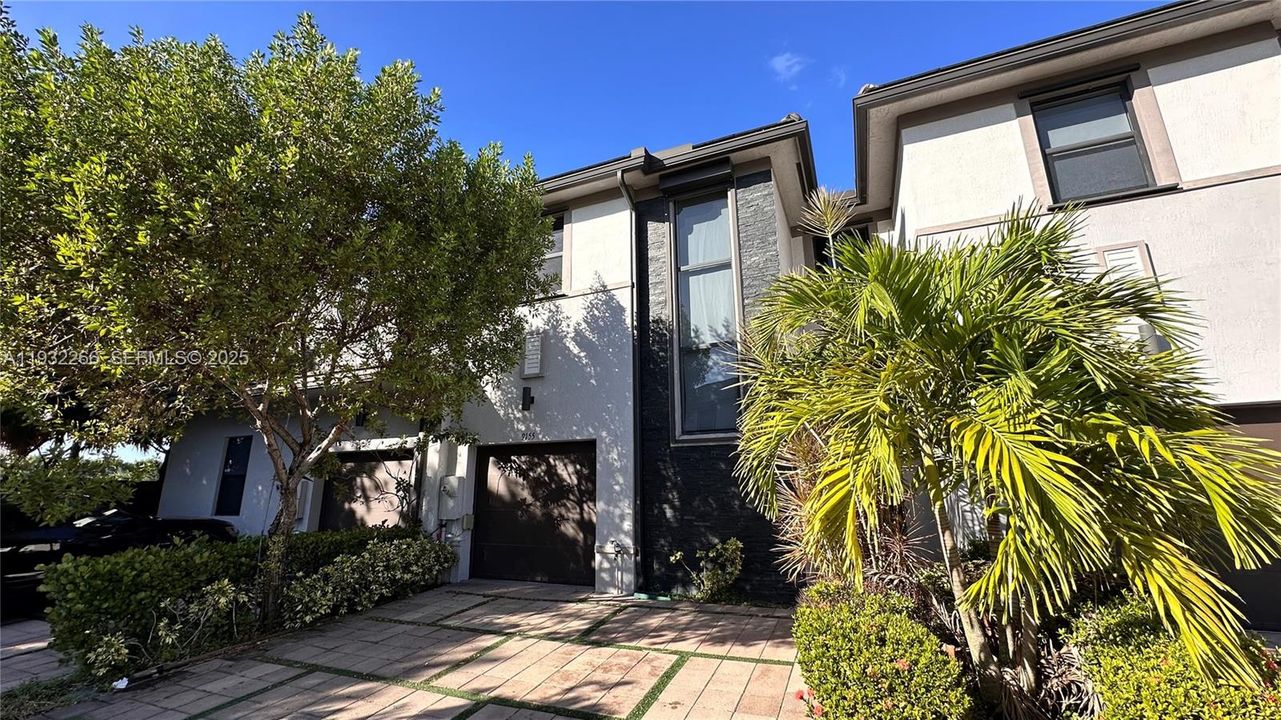 待售: $620,000 (3 贝兹, 2 浴室, 1588 平方英尺)