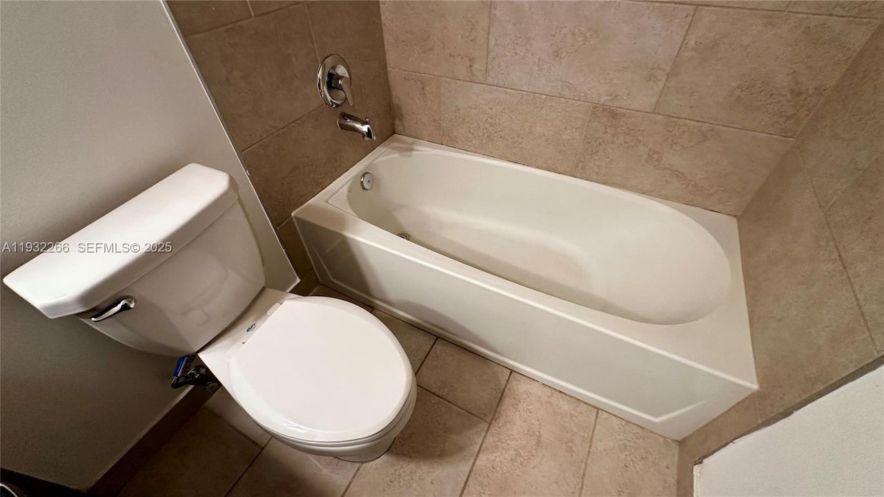 待售: $620,000 (3 贝兹, 2 浴室, 1588 平方英尺)