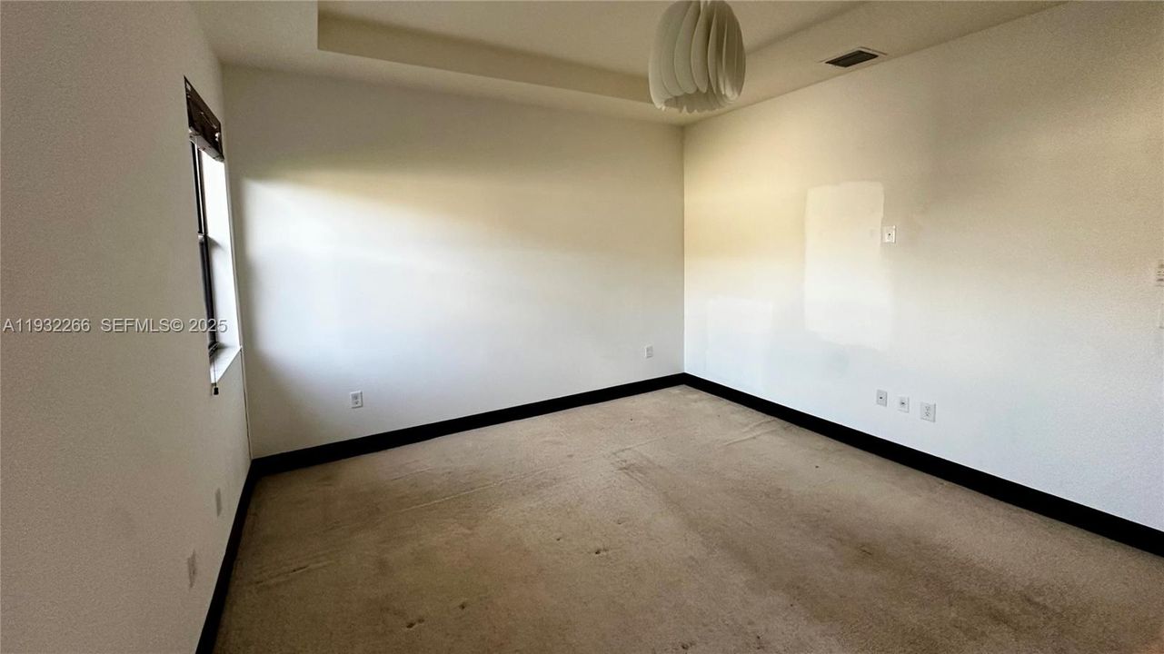 待售: $620,000 (3 贝兹, 2 浴室, 1588 平方英尺)