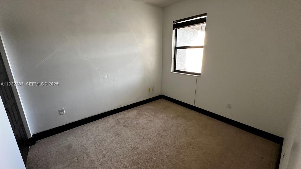 待售: $620,000 (3 贝兹, 2 浴室, 1588 平方英尺)