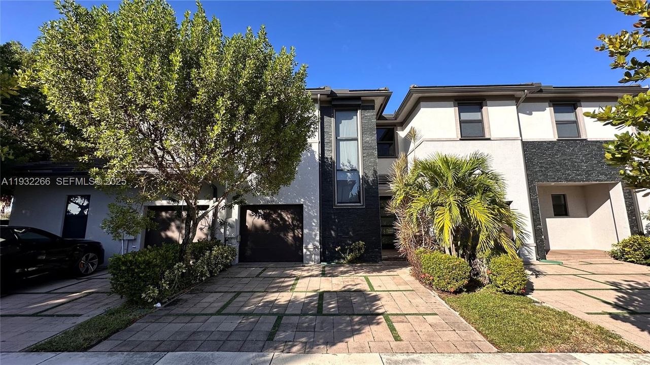 待售: $620,000 (3 贝兹, 2 浴室, 1588 平方英尺)