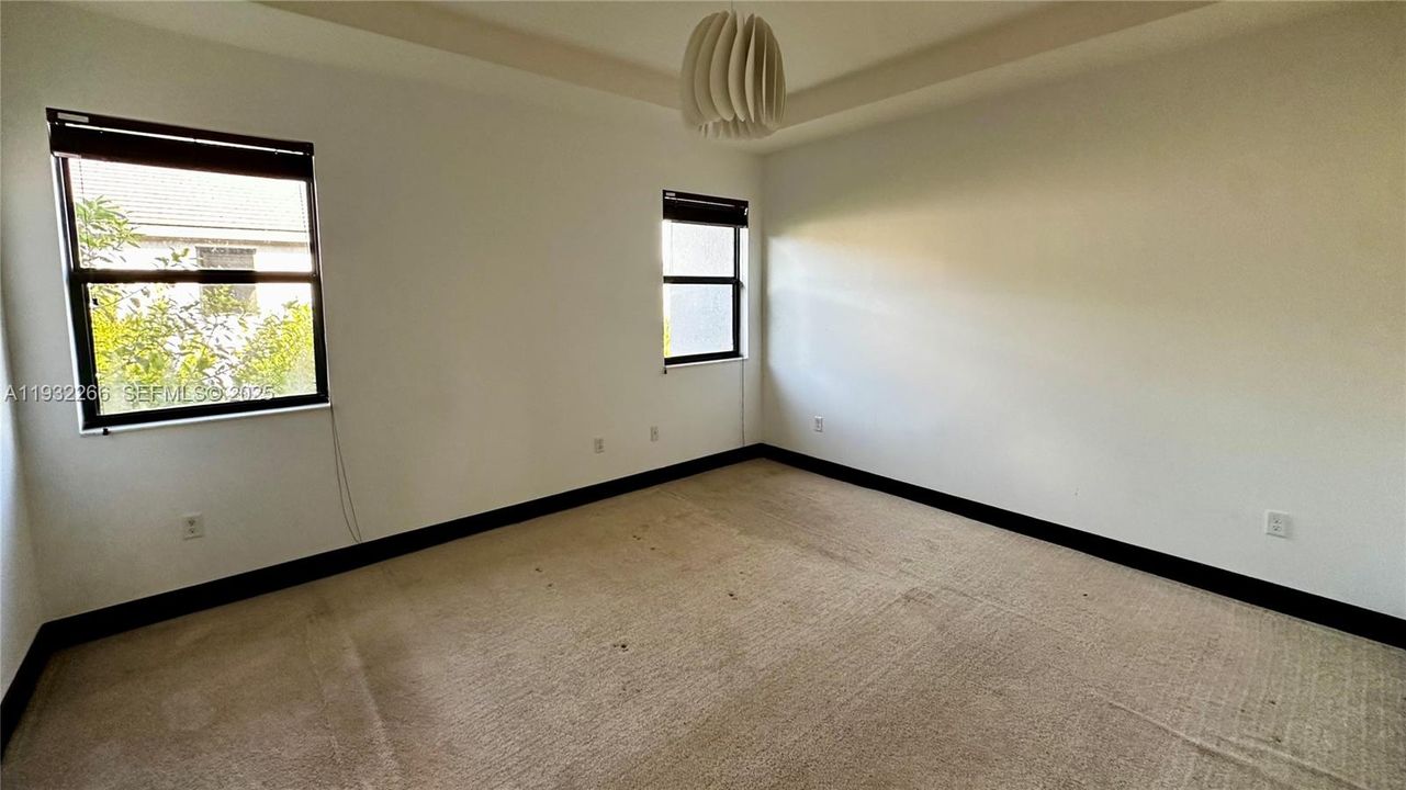 待售: $620,000 (3 贝兹, 2 浴室, 1588 平方英尺)