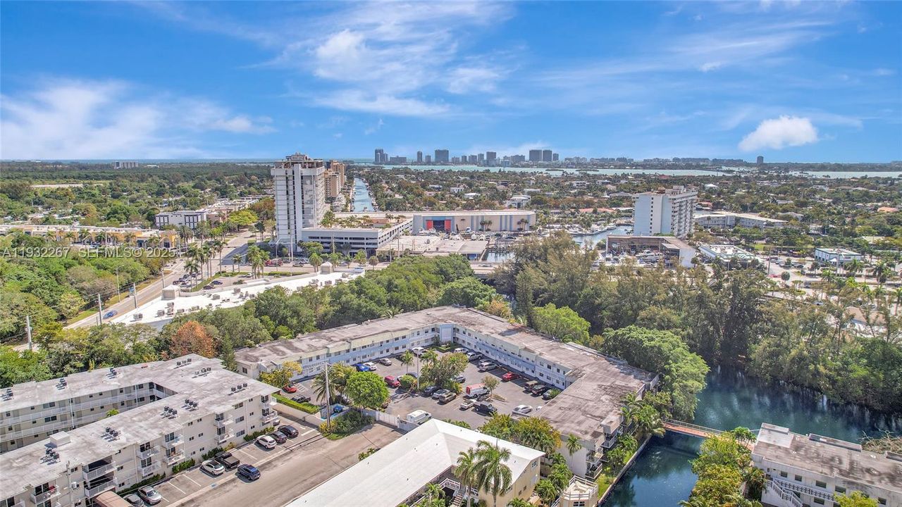 待售: $169,000 (1 贝兹, 1 浴室, 572 平方英尺)