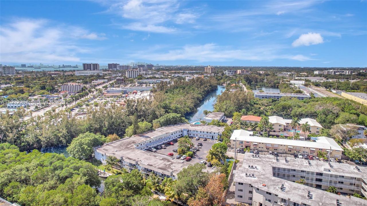 待售: $169,000 (1 贝兹, 1 浴室, 572 平方英尺)