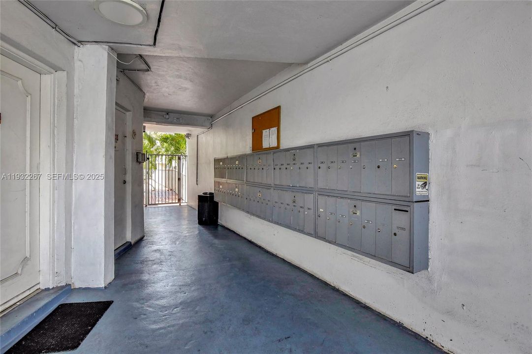 待售: $169,000 (1 贝兹, 1 浴室, 572 平方英尺)