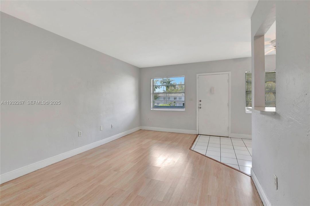 待售: $169,000 (1 贝兹, 1 浴室, 572 平方英尺)