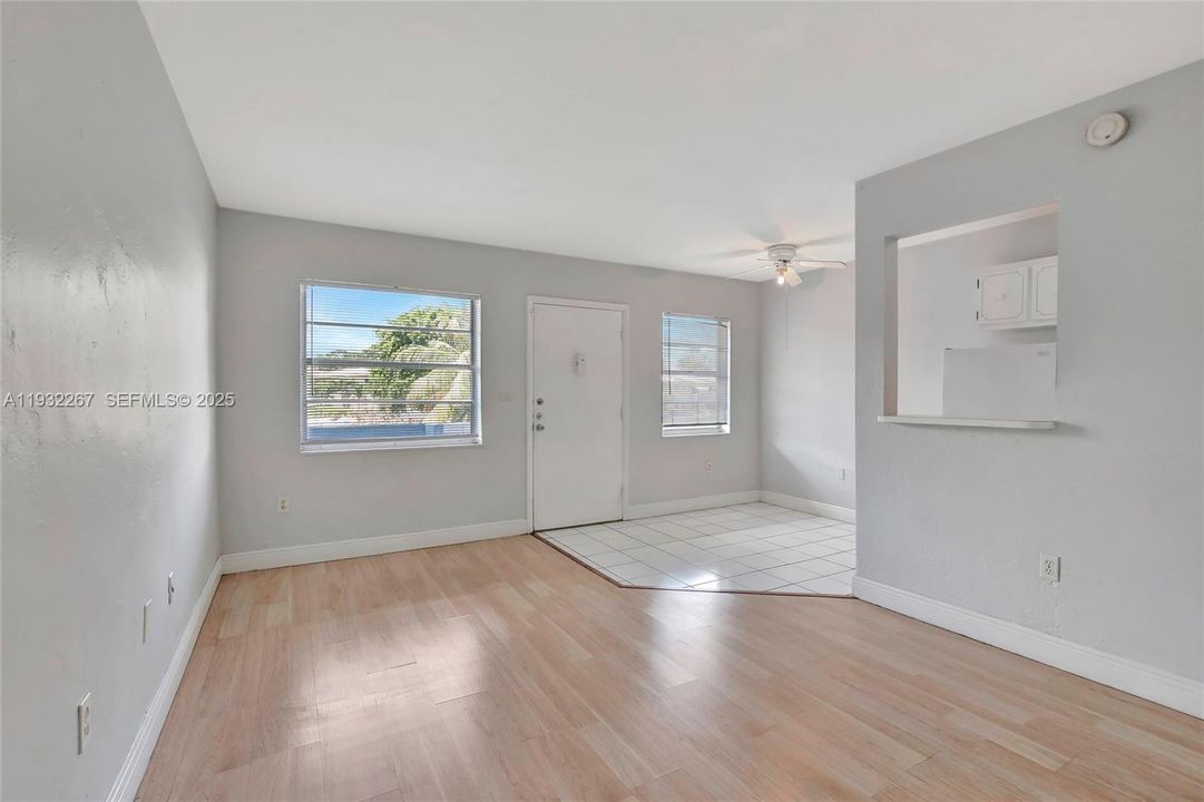 待售: $169,000 (1 贝兹, 1 浴室, 572 平方英尺)